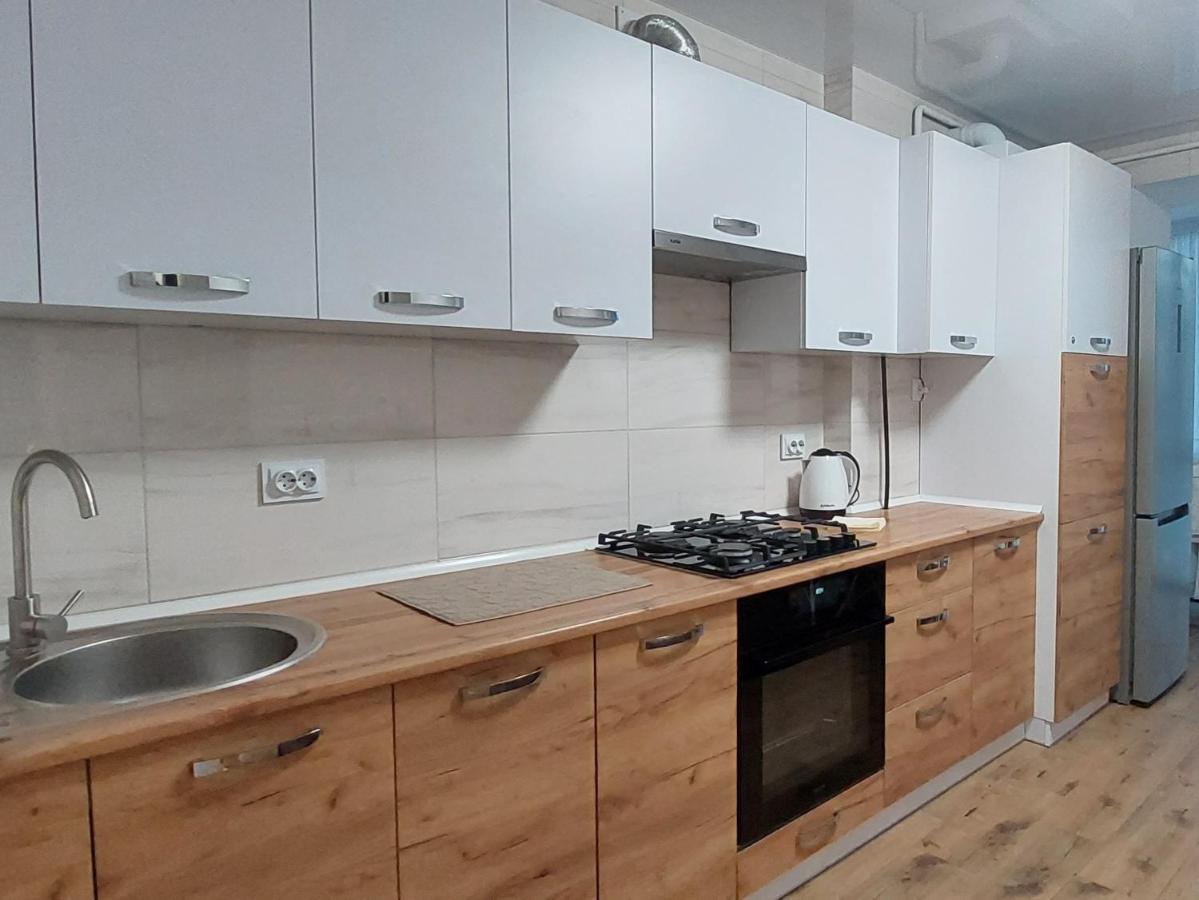 Яровиця З Кондиціонером,Центр Lutsk Ngoại thất bức ảnh
