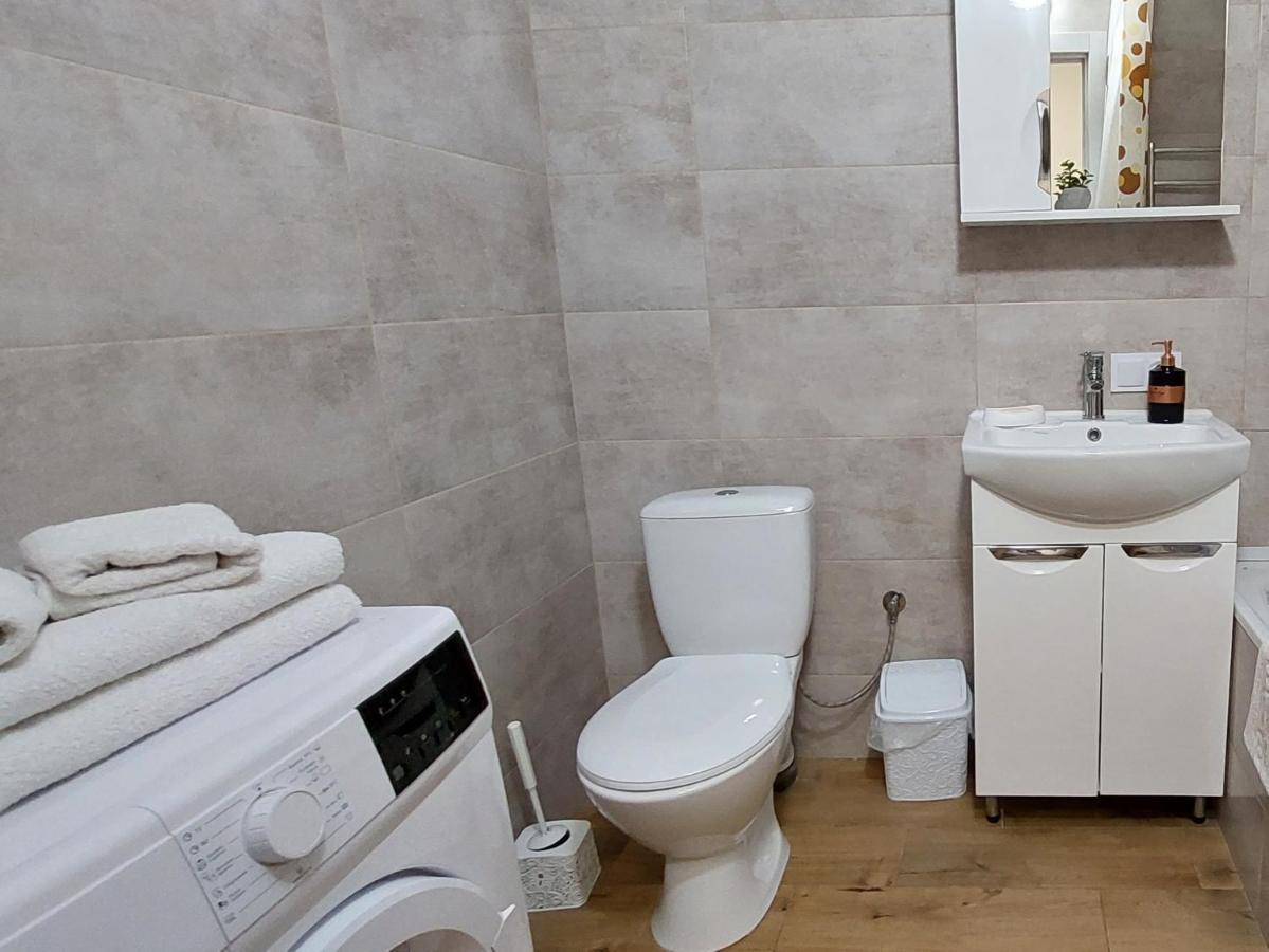 Яровиця З Кондиціонером,Центр Lutsk Ngoại thất bức ảnh